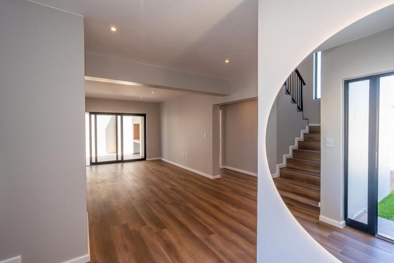 3 Bedroom Property for Sale in Country Club Western Cape